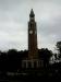 Chapel Hill, der Bell Tower, eines der vielen sehenswerten Bauten auf dem UNC Campus.